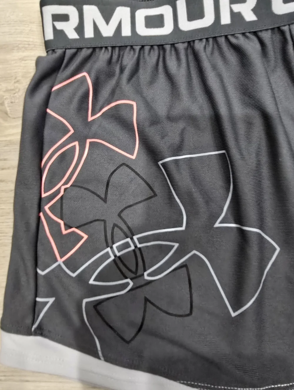 Under Armour Grey Athletic Shorts with White & Pink Accents Size L NWT